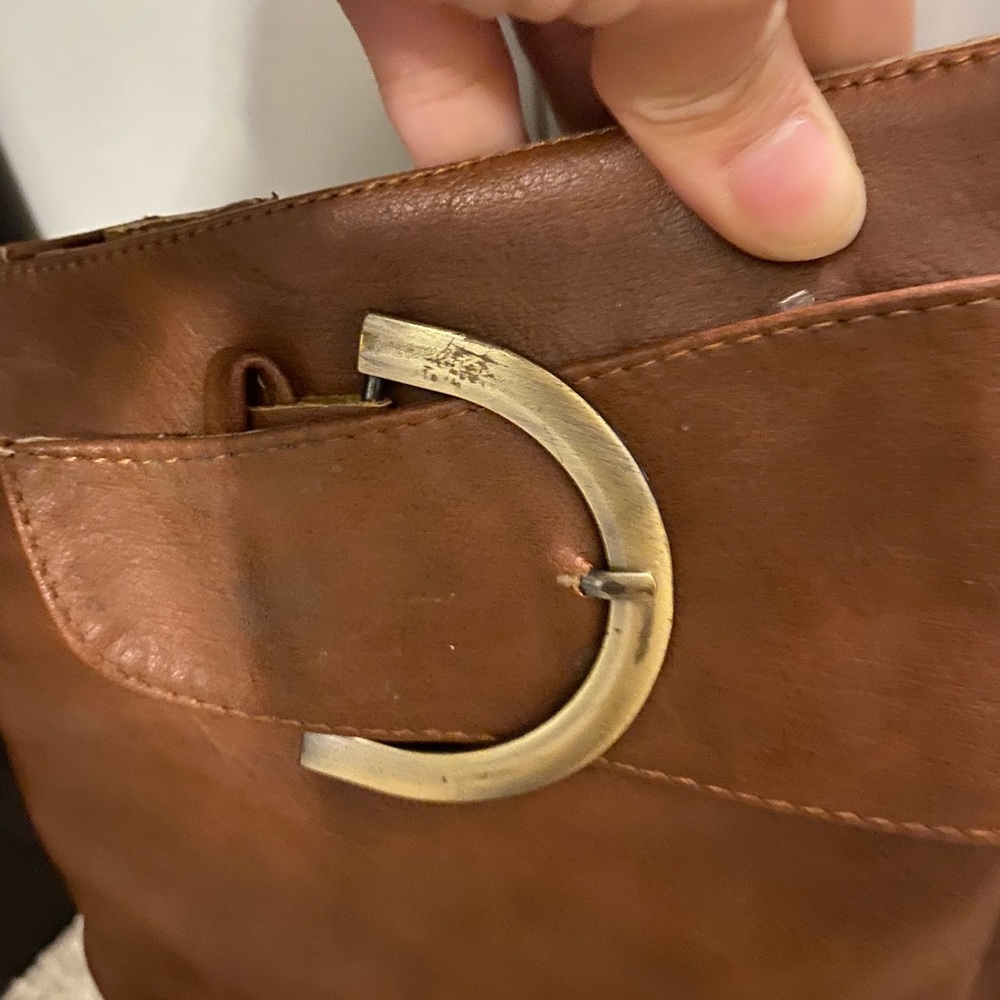 Size 5 - okay condition (see pics for issue) but still very cute